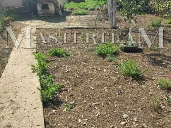 Πώληση γης 370 τ.μ., Λαμία, 22.000 € ΚΩΔ 52101KΗ