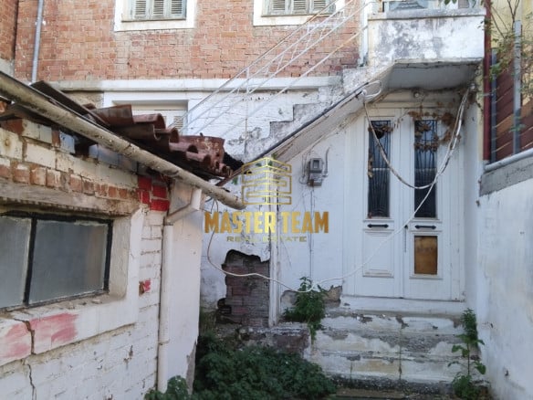 ΟΙΚΟΠΕΔΟ ΜΕ ΠΑΛΑΙΑ ΟΙΚΙΑ ΚΩΔ 52108ΡΖ