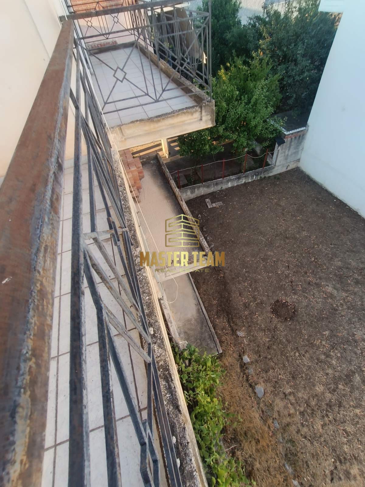 Πωλείται Τριώροφο Κτίριο στο Σ.Σ. Λιανοκλαδίου 14124ΡΖ