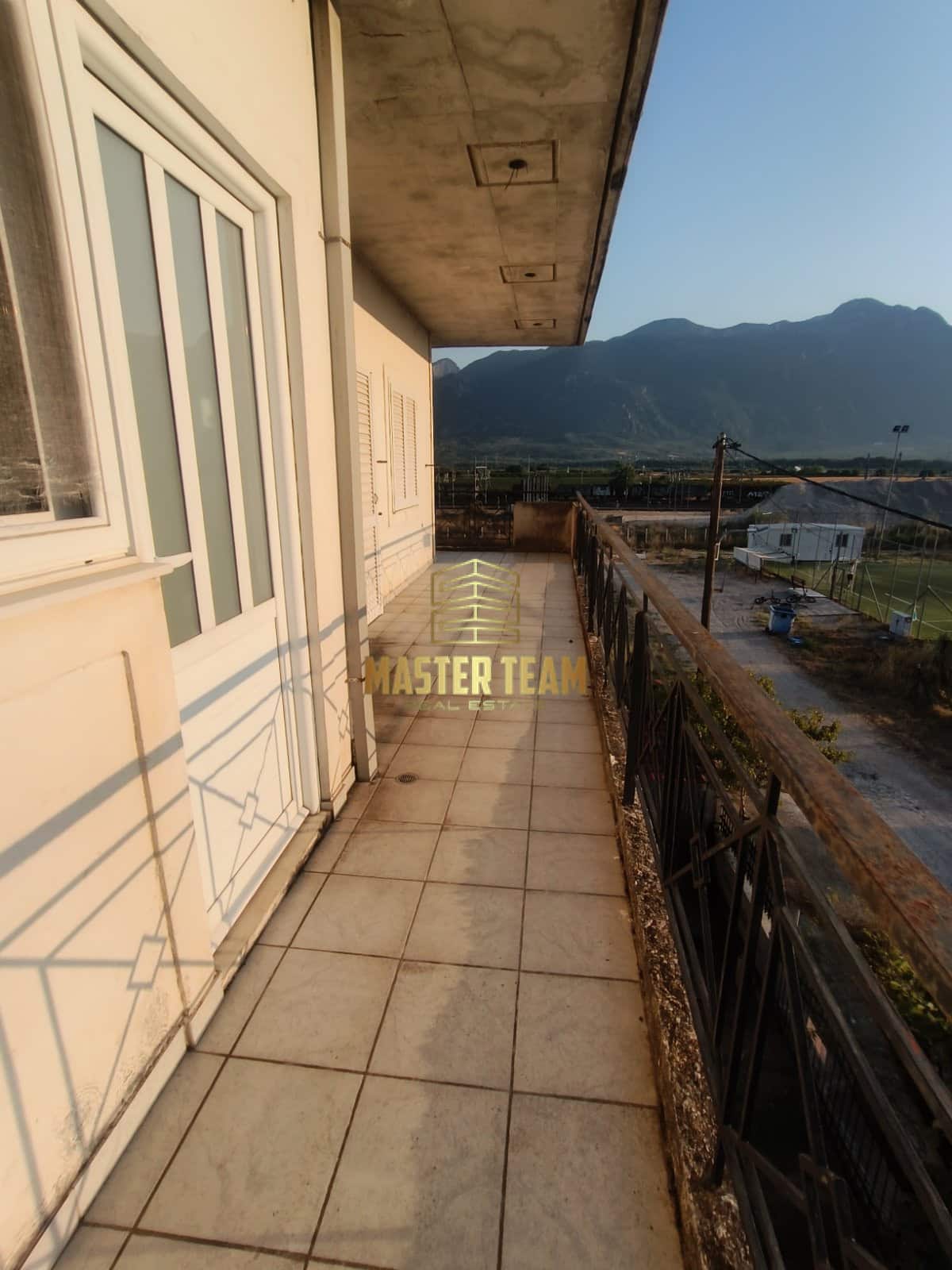 Πωλείται Τριώροφο Κτίριο στο Σ.Σ. Λιανοκλαδίου 14124ΡΖ