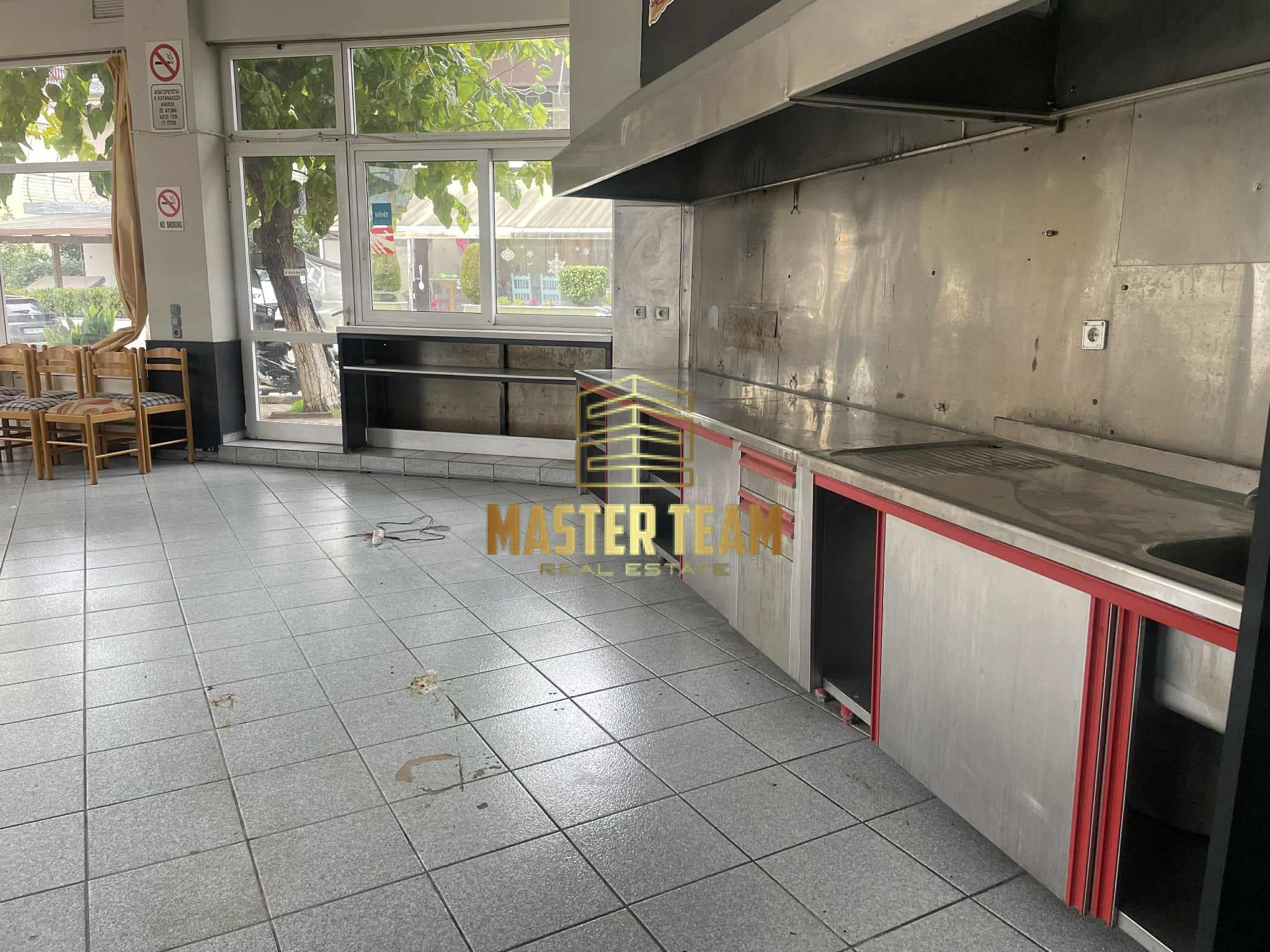 Ενοικιάζεται ισόγειο γωνιακό κατάστημα 95 τ.μ. στο Παγκράτι Λαμίας ΚΩΔ 60128ΓΛ