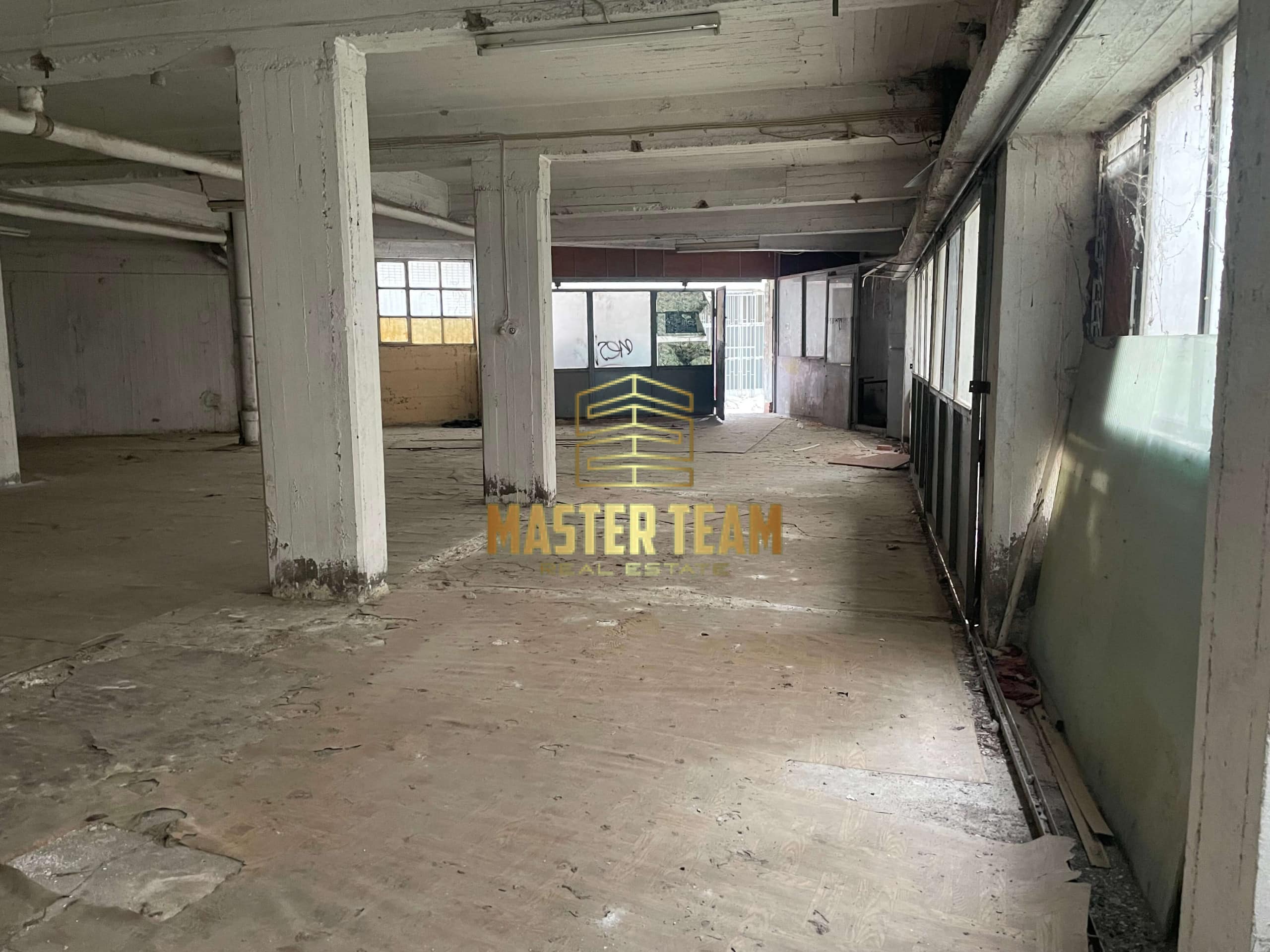 Πωλείται Υπόγειος Επαγγελματικός Χώρος / Αποθήκη στο Κέντρο Λαμίας – 430 τ.μ.- 32107ΓΛ