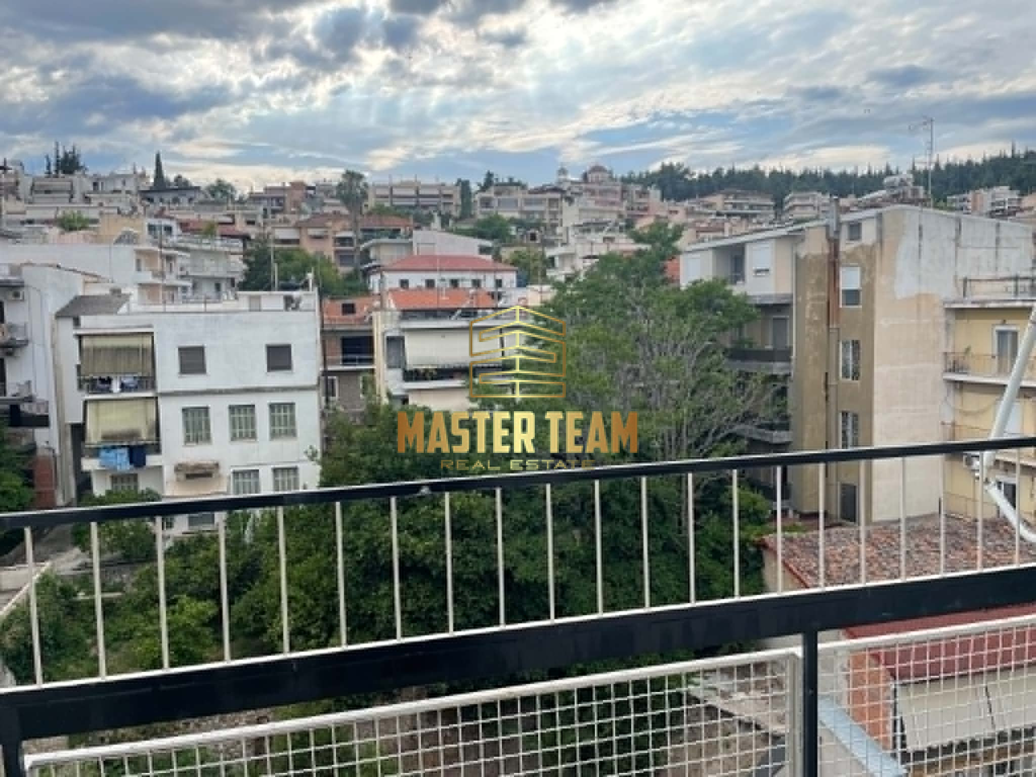 ΕΝΟΙΚΙΑΖΕΤΑΙ ΑΝΑΚΑΙΝΙΣΜΕΝΟ ΡΕΤΙΡΕ 100 Τ.Μ. ΚΩΔ 30126ΓΛ