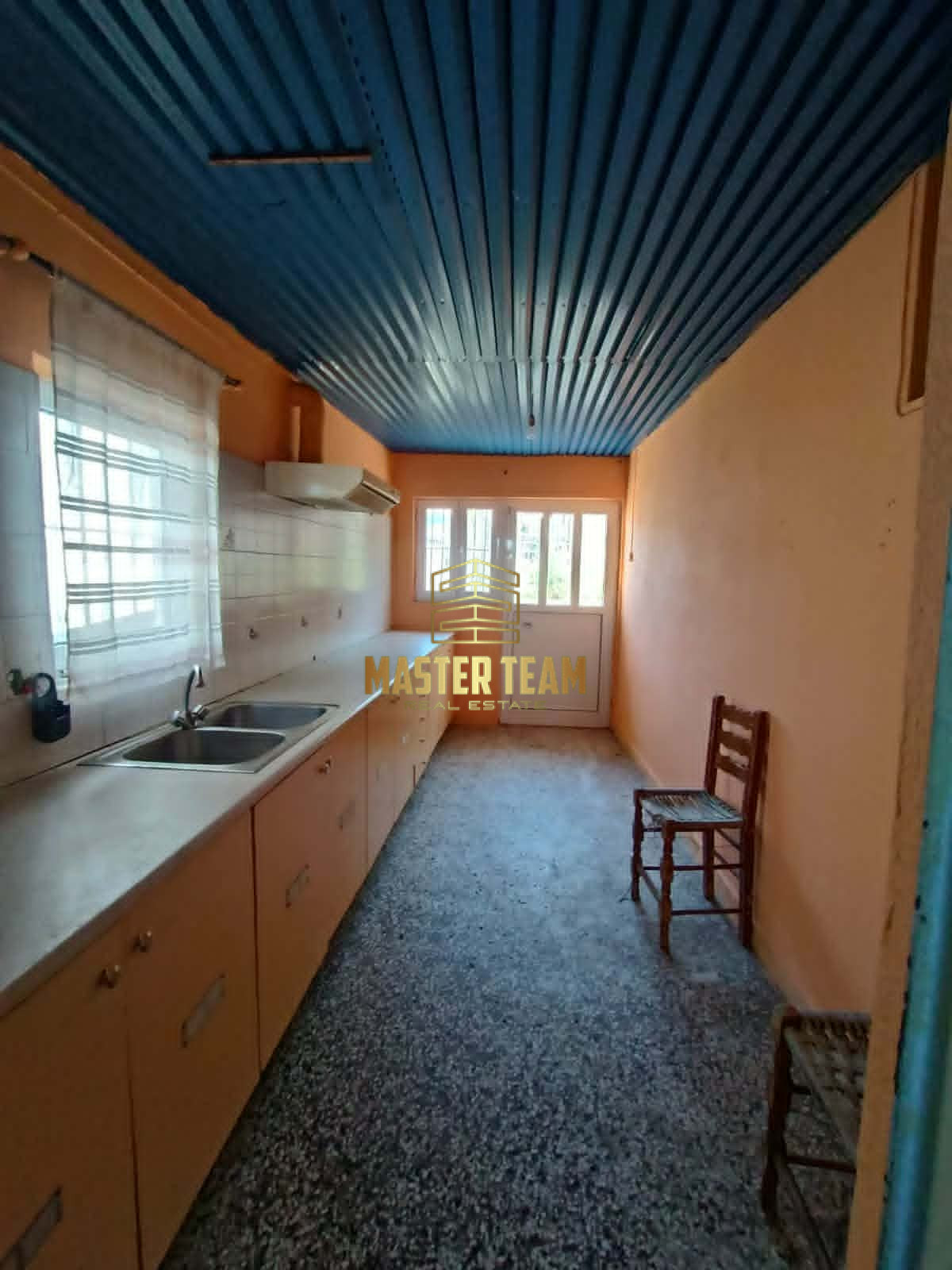 ΠΩΛΕΙΤΑΙ ΜΟΝΟΚΑΤΟΙΚΙΑ 98 τ.μ. ΣΤΟΝ ΣΤΑΥΡΟ – 48.000€ ΚΩΔ 14140ΡΖ