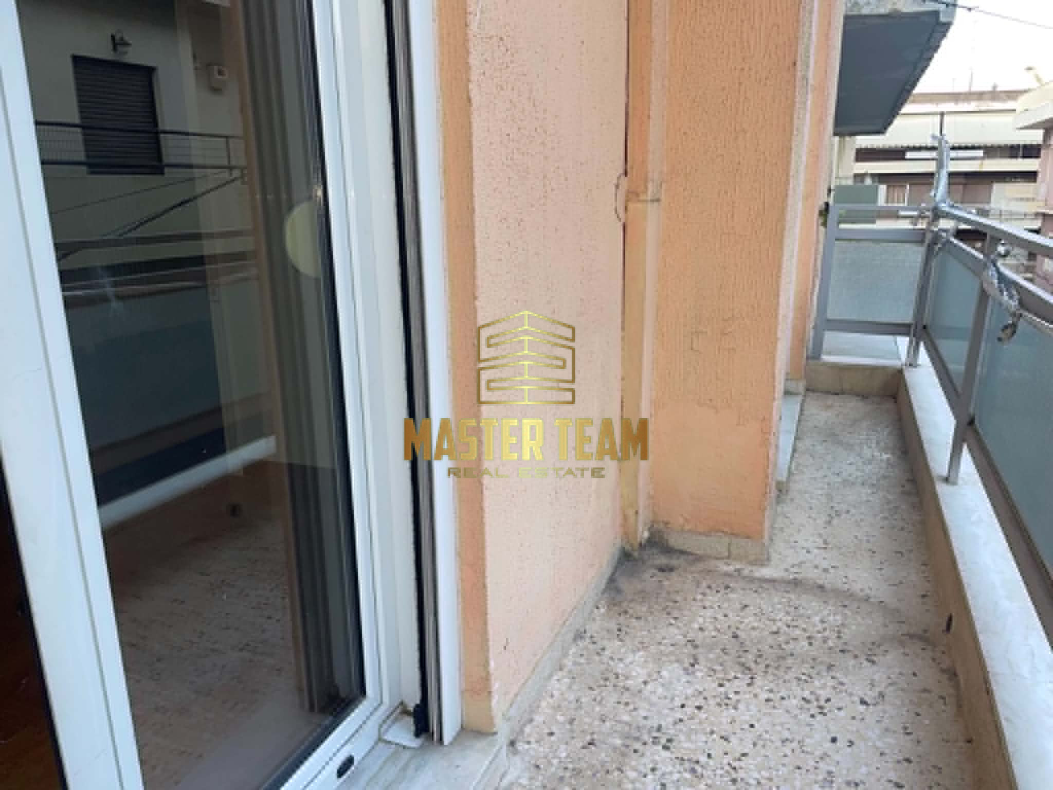ΕΝΟΙΚΙΑΖΕΤΑΙ ΦΩΤΕΙΝΟ ΔΙΑΜΠΕΡΕΣ 3ΑΡΙ 74 Τ.Μ. ΣΤΟΝ 1Ο ΌΡΟΦΟ ΚΩΔ 20298ΓΛ