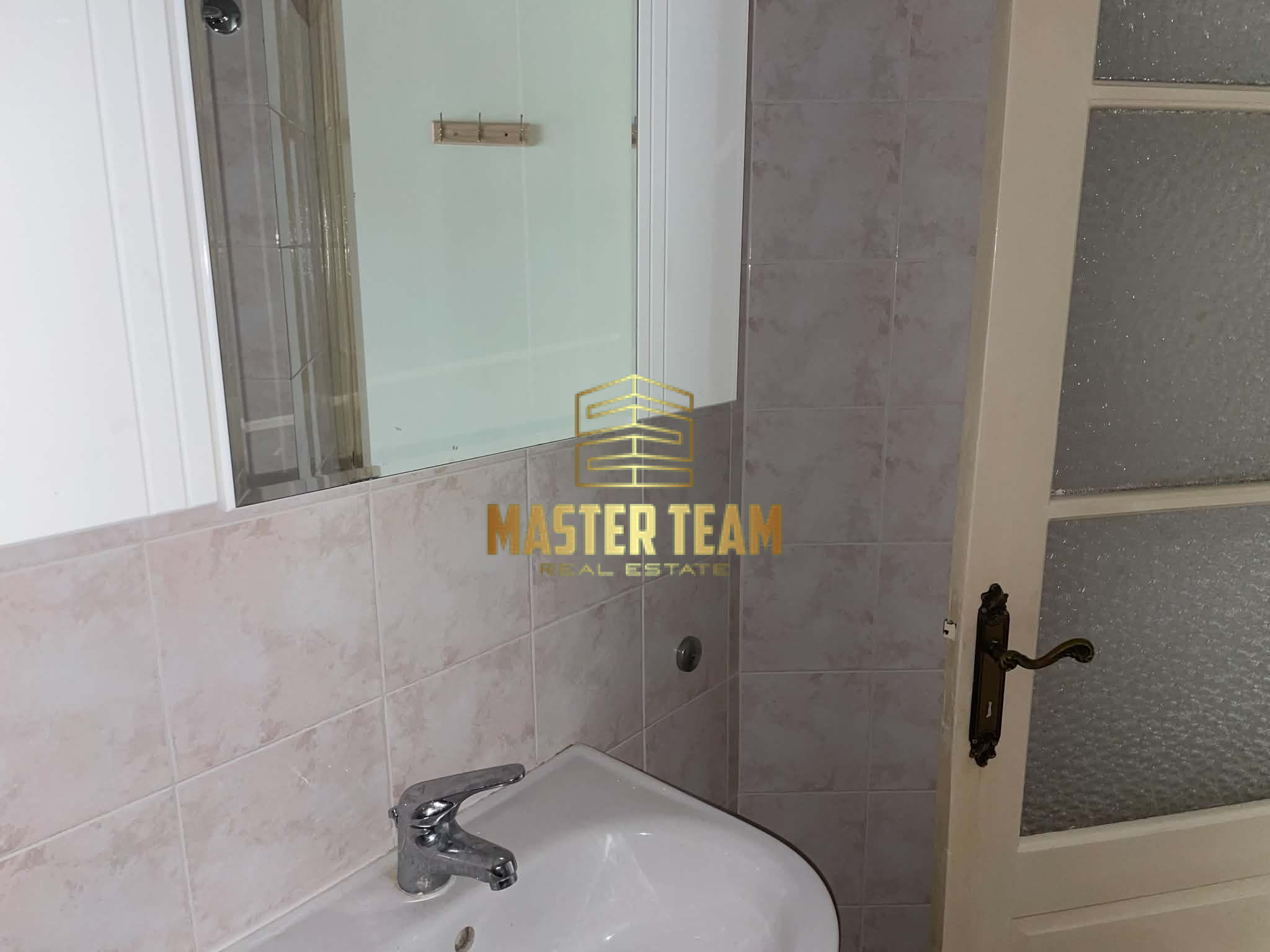 Α2 (11) 🏠 ΕΝΟΙΚΙΑΖΕΤΑΙ ΦΩΤΕΙΝΟ ΕΠΙΠΛΩΜΕΝΟ ΣΤΟΥΝΤΙΟ 28 Τ.Μ. ΚΩΔ 10150ΓΛ