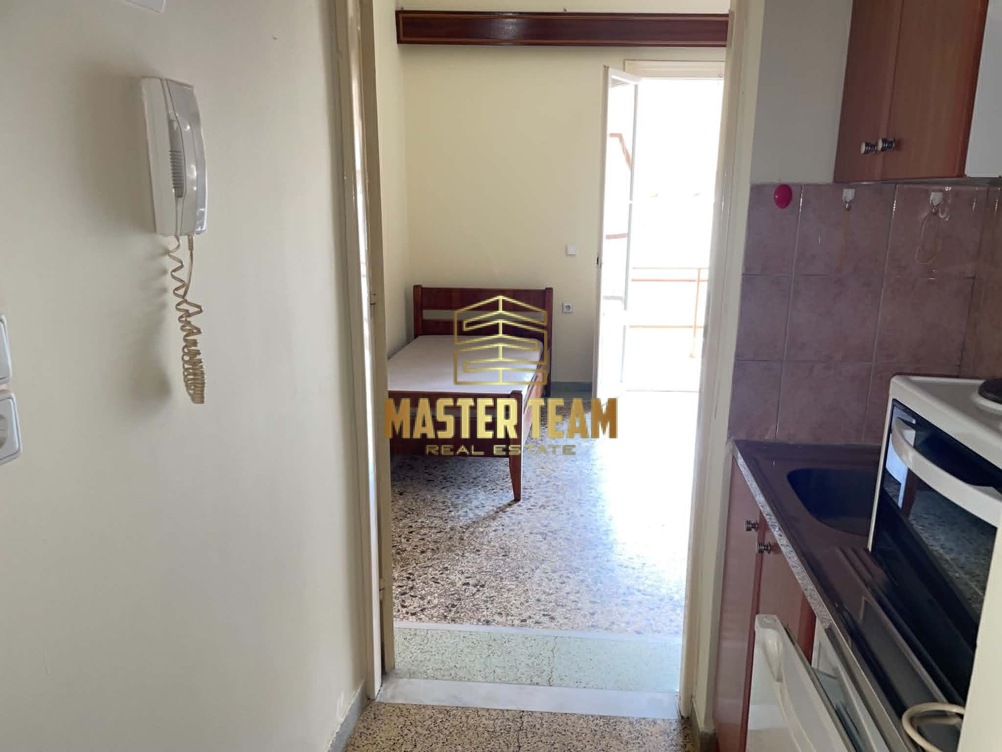 Α2 (5) 🏠 ΕΝΟΙΚΙΑΖΕΤΑΙ ΦΩΤΕΙΝΟ ΕΠΙΠΛΩΜΕΝΟ ΣΤΟΥΝΤΙΟ 28 Τ.Μ. ΚΩΔ 10150ΓΛ