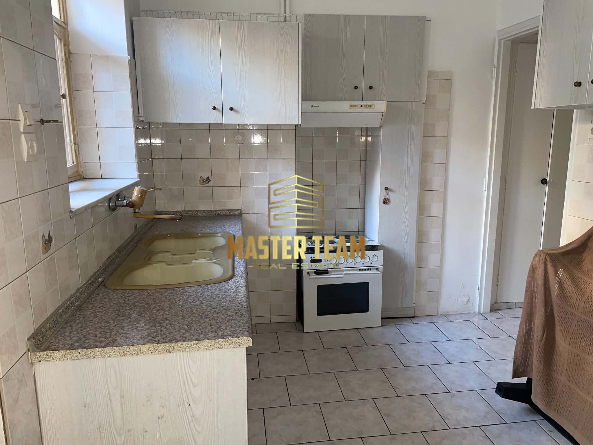 🏡 ΕΝΟΙΚΙΑΖΕΤΑΙ ΙΣΟΓΕΙΟ ΠΕΤΡΙΝΟ ΔΙΑΜΕΡΙΣΜΑ – 350€/ΜΗΝΑ ΚΩΔ 20314ΓΛ