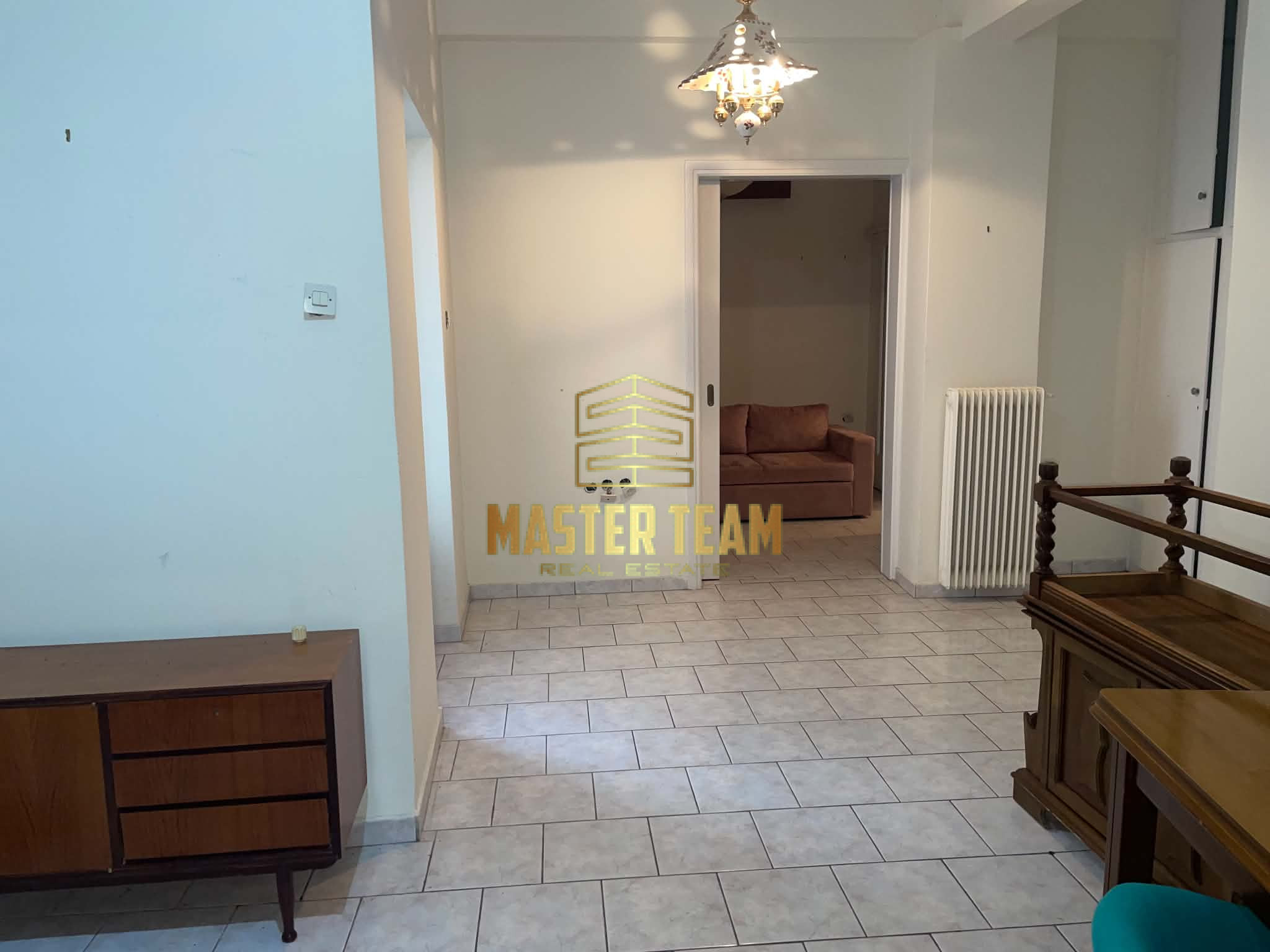 🏡 ΕΝΟΙΚΙΑΖΕΤΑΙ ΙΣΟΓΕΙΟ ΠΕΤΡΙΝΟ ΔΙΑΜΕΡΙΣΜΑ – 350€/ΜΗΝΑ ΚΩΔ 20314ΓΛ
