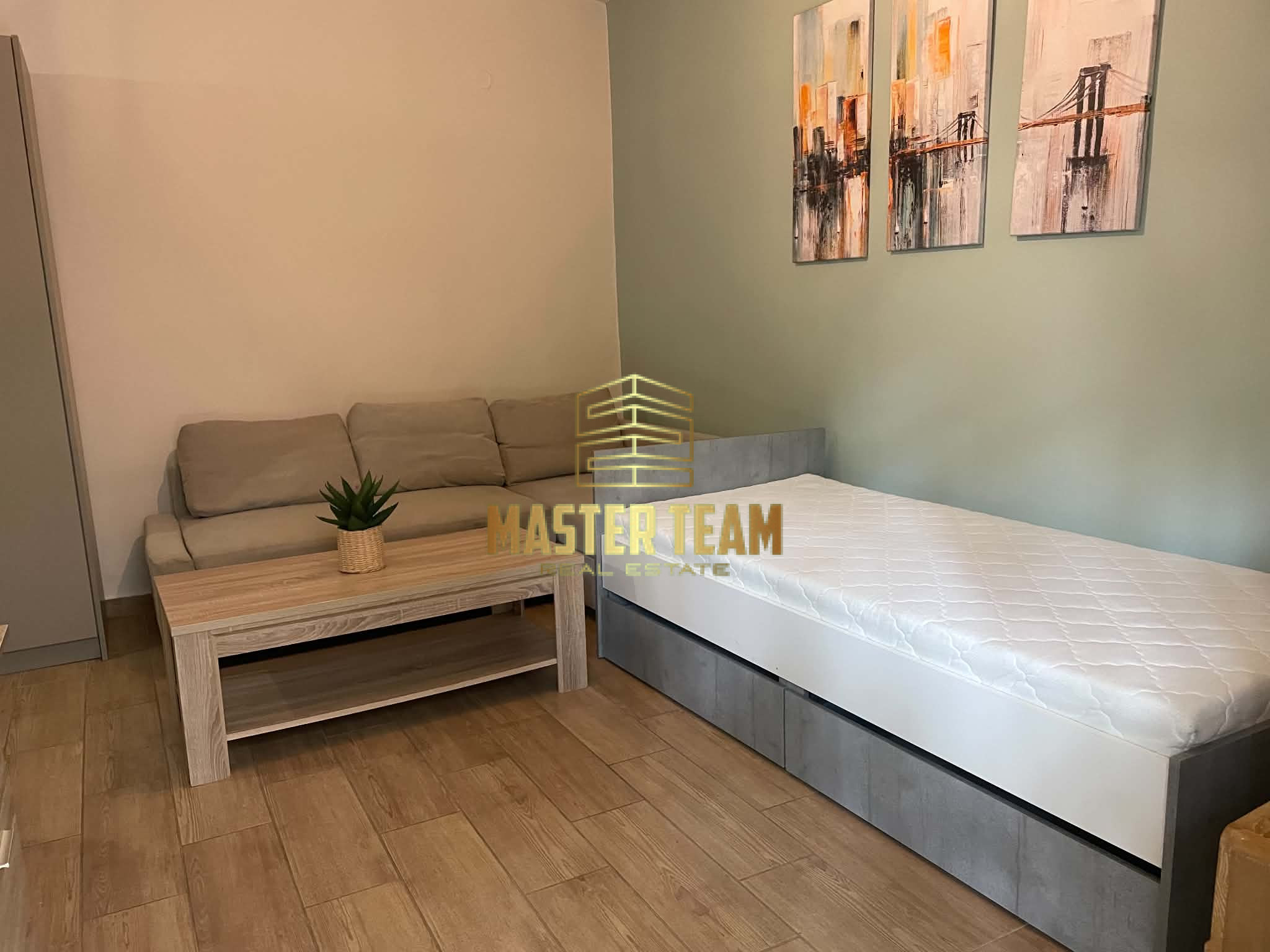 fbea7b04-7de6-48fb-a2c0-2836523485e0 ΛΑΜΙΑ – Ενοικιάζεται προσεγμένο στούντιο, κέντρο Λαμίας 250€ 13124ΜΓ